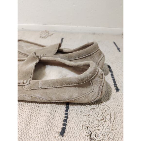 UGG Cream Buttery Leather Squared Toe Women's Slip on Loafer Moccasins Size 9 - Picture 2 of 10